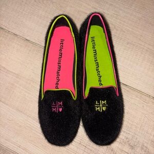 Little Missmatched Felt/Fuzzy Black Flats With Small Heel.